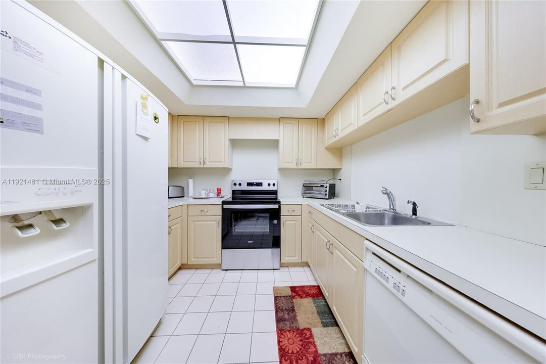 For Rent: $4,000 (2 beds, 2 baths, 1464 Square Feet)