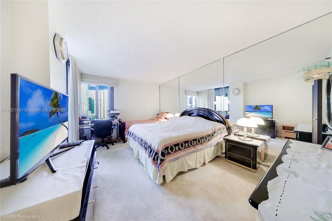 For Rent: $4,000 (2 beds, 2 baths, 1464 Square Feet)