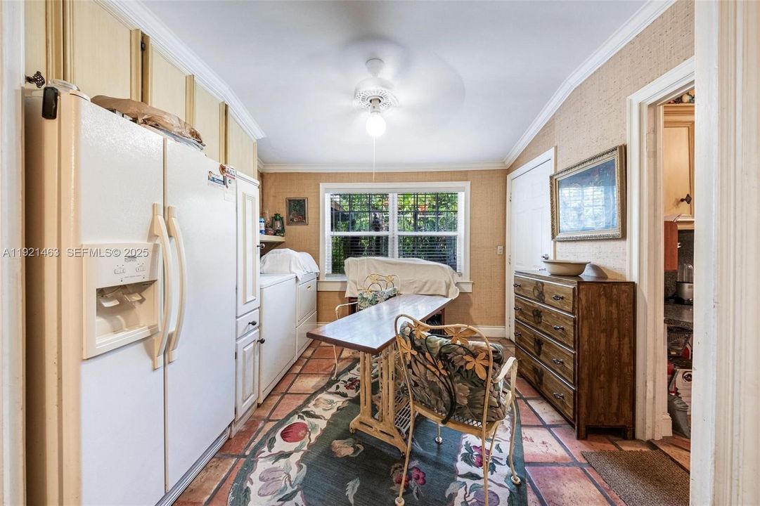 For Sale: $1,320,000 (3 beds, 2 baths, 1624 Square Feet)