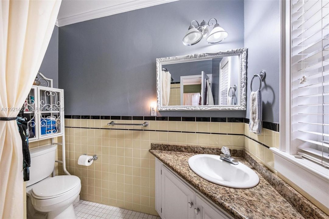 For Sale: $1,320,000 (3 beds, 2 baths, 1624 Square Feet)