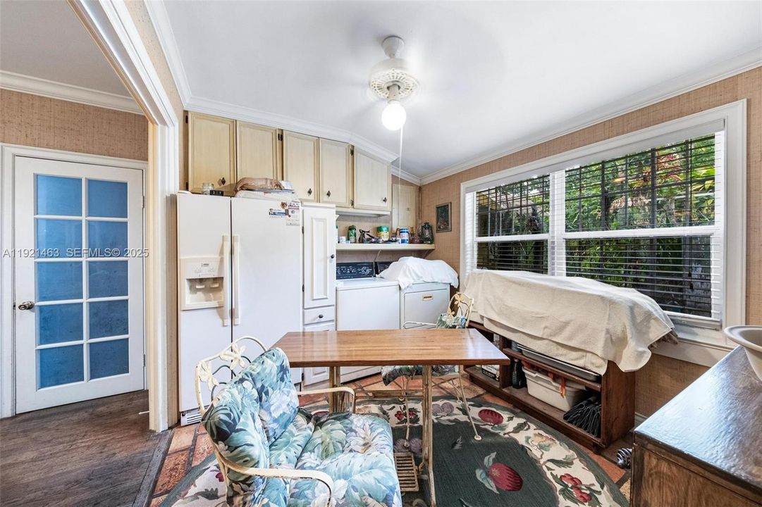 For Sale: $1,320,000 (3 beds, 2 baths, 1624 Square Feet)