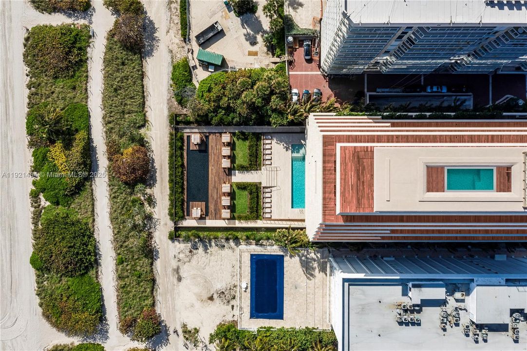 待售: $26,000,000 (4 贝兹, 4 浴室, 5185 平方英尺)