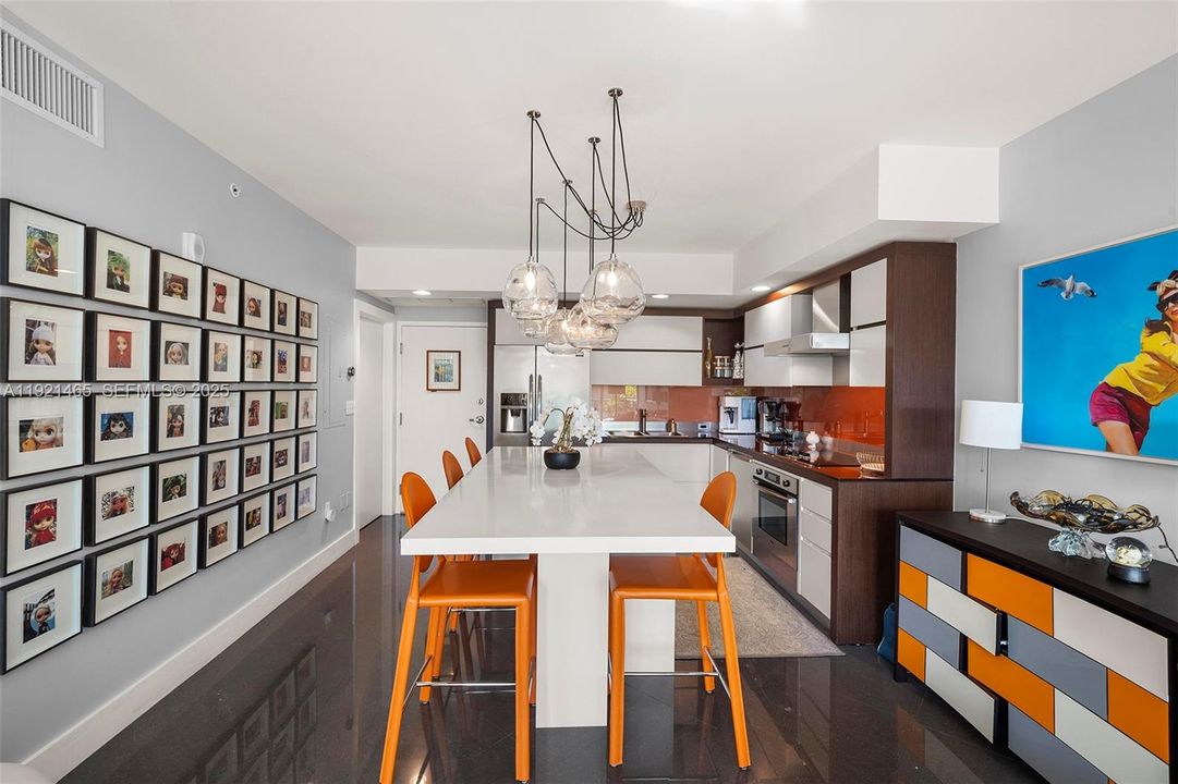 For Sale: $525,000 (1 beds, 1 baths, 748 Square Feet)