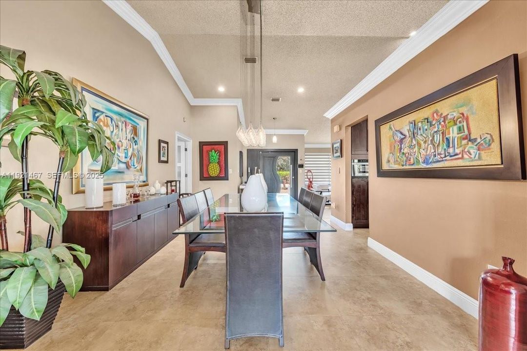 For Sale: $1,695,000 (4 beds, 3 baths, 2934 Square Feet)