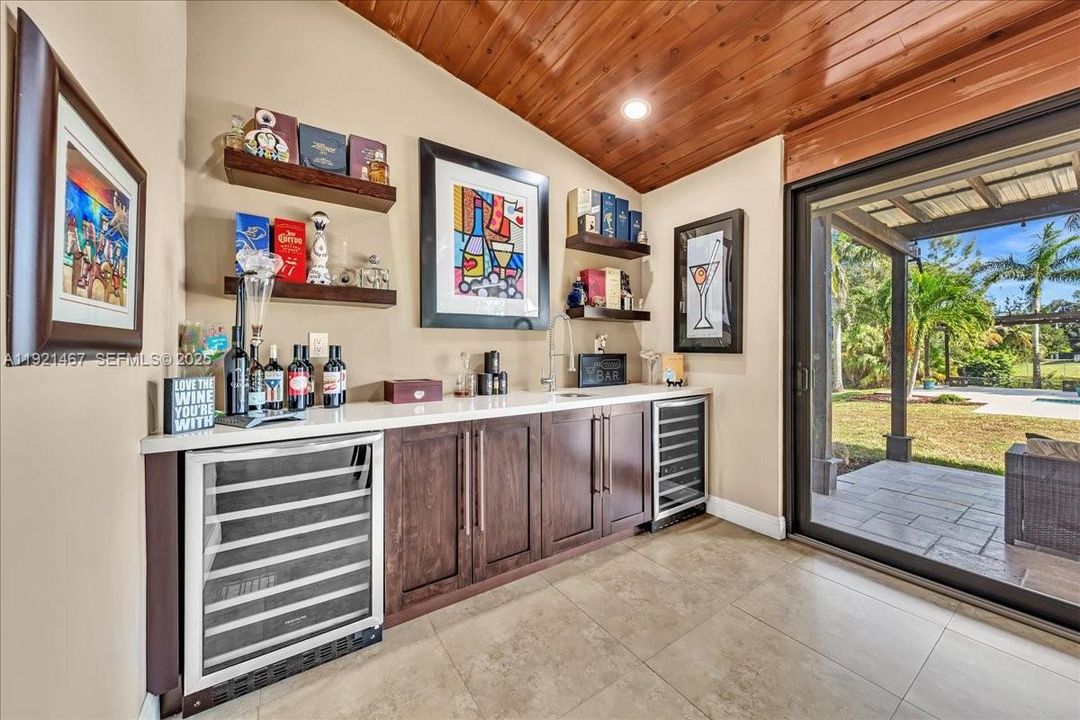 For Sale: $1,695,000 (4 beds, 3 baths, 2934 Square Feet)