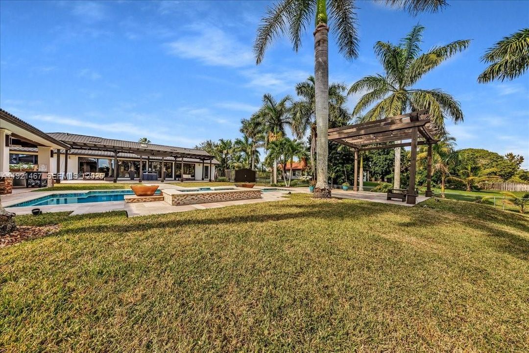 For Sale: $1,695,000 (4 beds, 3 baths, 2934 Square Feet)