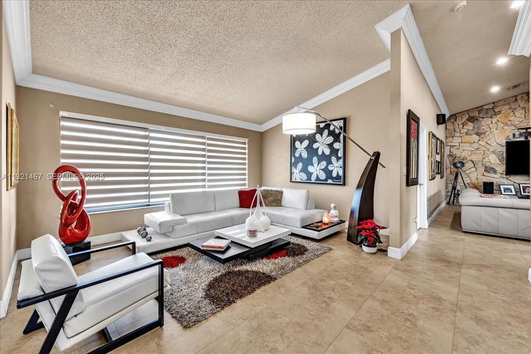 For Sale: $1,695,000 (4 beds, 3 baths, 2934 Square Feet)