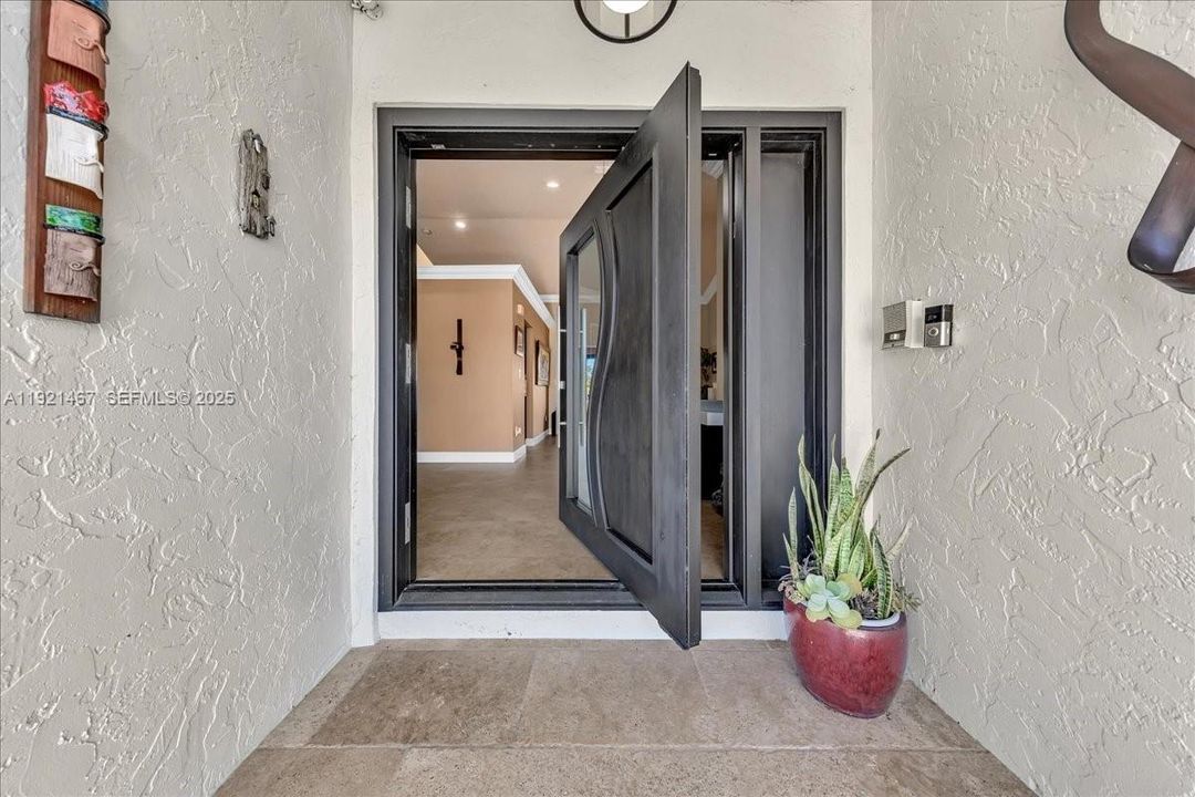 For Sale: $1,695,000 (4 beds, 3 baths, 2934 Square Feet)