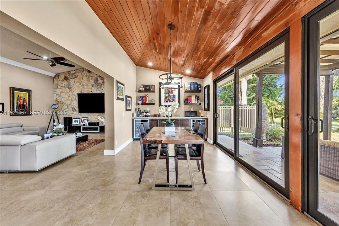 For Sale: $1,695,000 (4 beds, 3 baths, 2934 Square Feet)