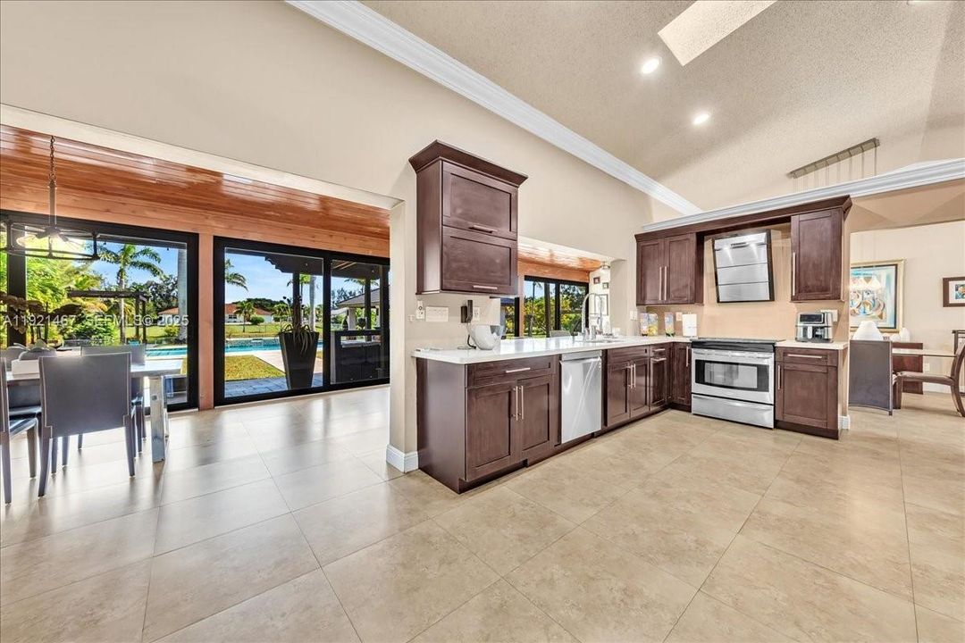 For Sale: $1,695,000 (4 beds, 3 baths, 2934 Square Feet)