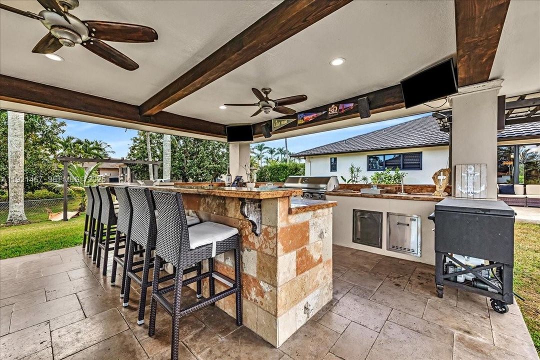 For Sale: $1,695,000 (4 beds, 3 baths, 2934 Square Feet)