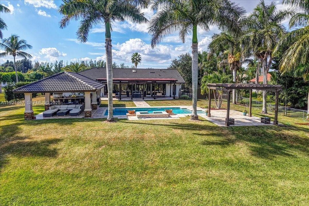 For Sale: $1,695,000 (4 beds, 3 baths, 2934 Square Feet)