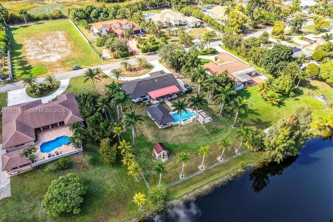 For Sale: $1,695,000 (4 beds, 3 baths, 2934 Square Feet)