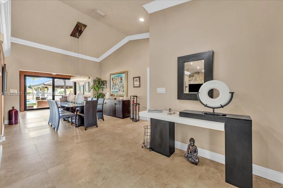 For Sale: $1,695,000 (4 beds, 3 baths, 2934 Square Feet)