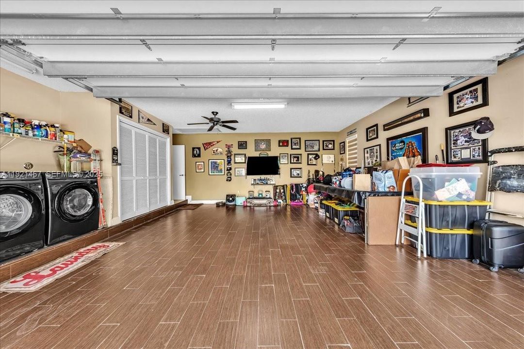 For Sale: $1,695,000 (4 beds, 3 baths, 2934 Square Feet)