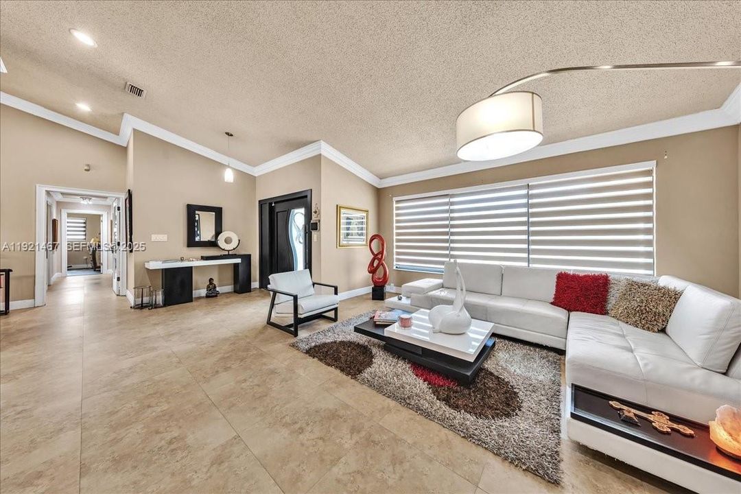 For Sale: $1,695,000 (4 beds, 3 baths, 2934 Square Feet)