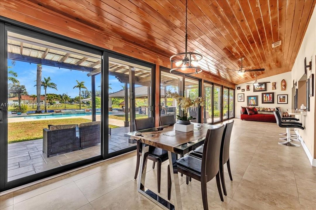 For Sale: $1,695,000 (4 beds, 3 baths, 2934 Square Feet)