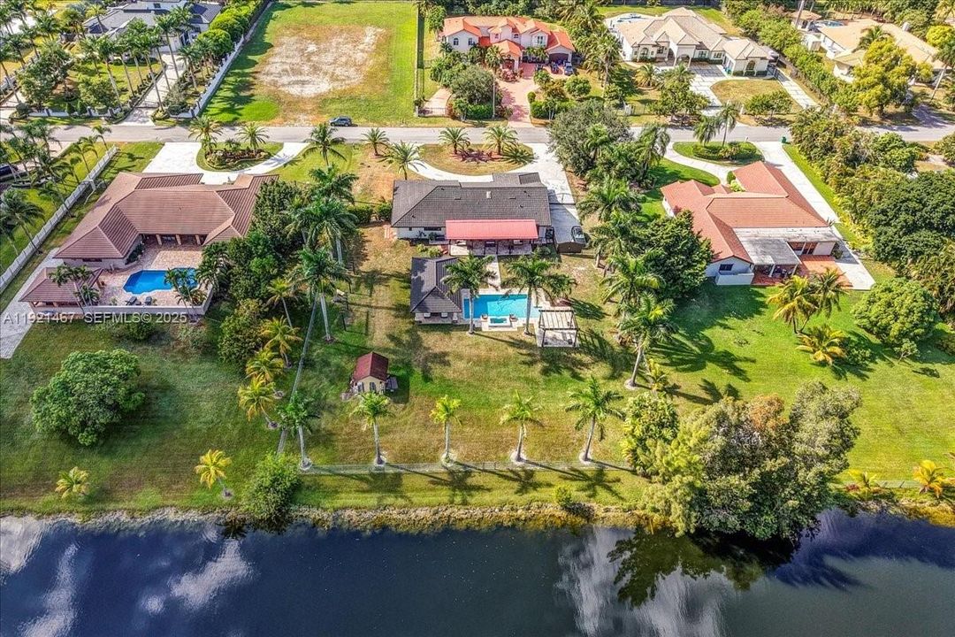 For Sale: $1,695,000 (4 beds, 3 baths, 2934 Square Feet)