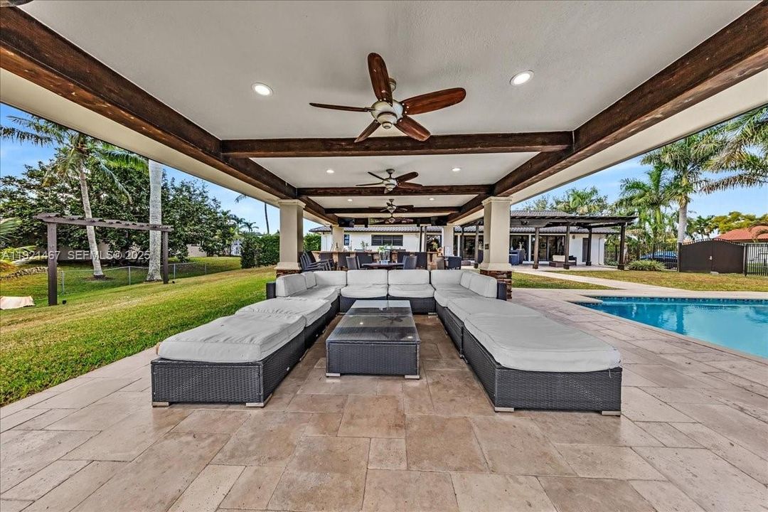 For Sale: $1,695,000 (4 beds, 3 baths, 2934 Square Feet)