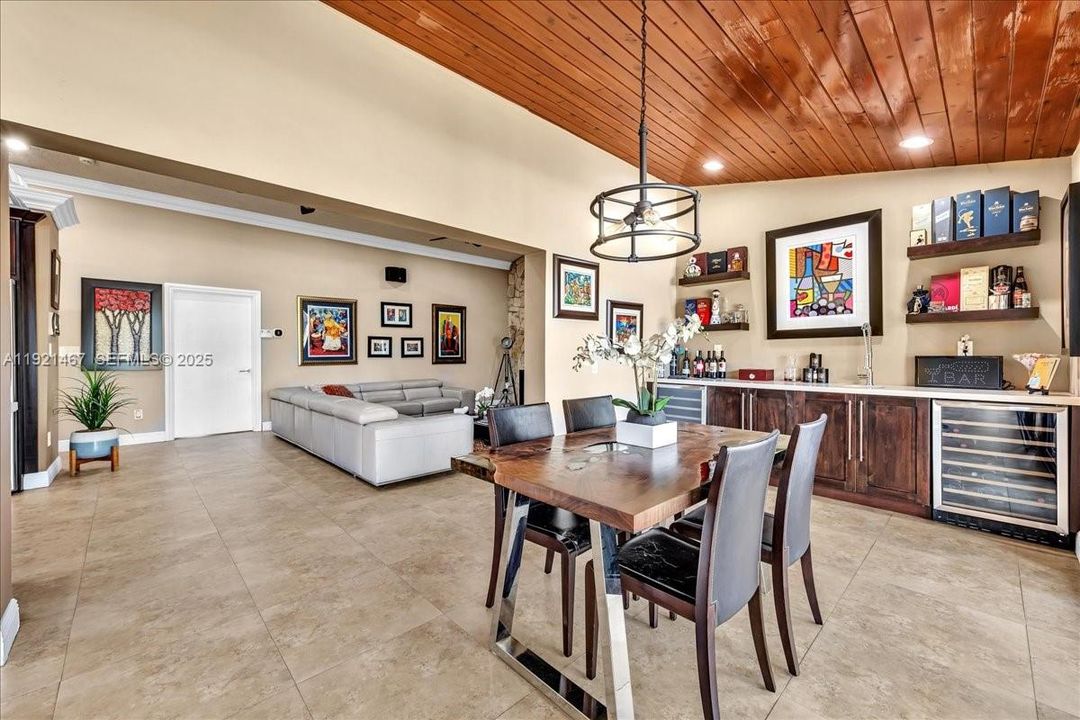 For Sale: $1,695,000 (4 beds, 3 baths, 2934 Square Feet)