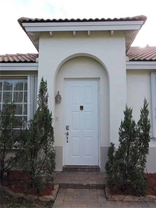 В аренду: $3,250 (3 спален, 2 ванн, 1324 Квадратных фут)