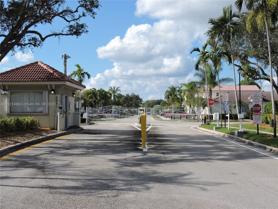 В аренду: $3,250 (3 спален, 2 ванн, 1324 Квадратных фут)