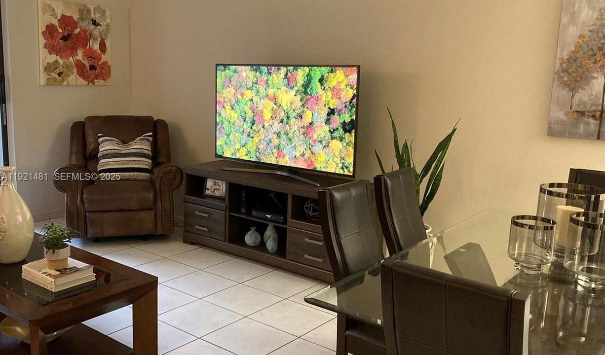 En Renta: $2,300 (2 camas, 2 baños, 965 Pies cuadrados)