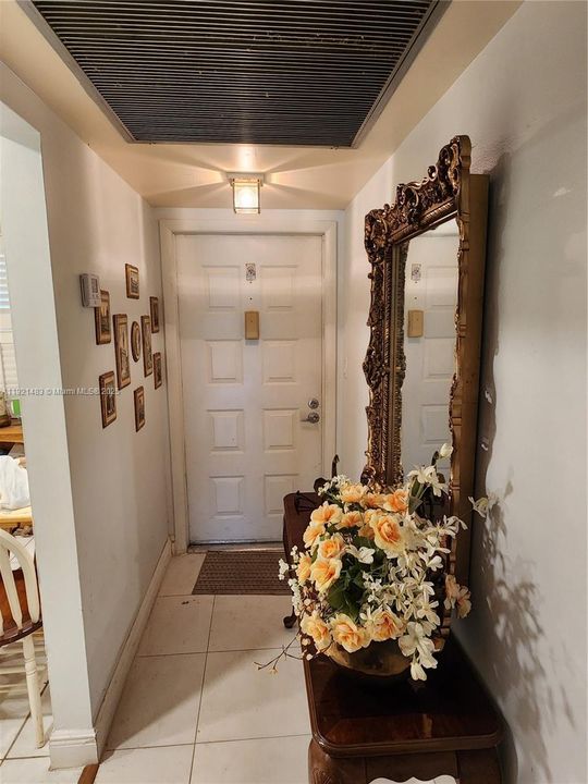 For Sale: $220,000 (2 beds, 2 baths, 852 Square Feet)