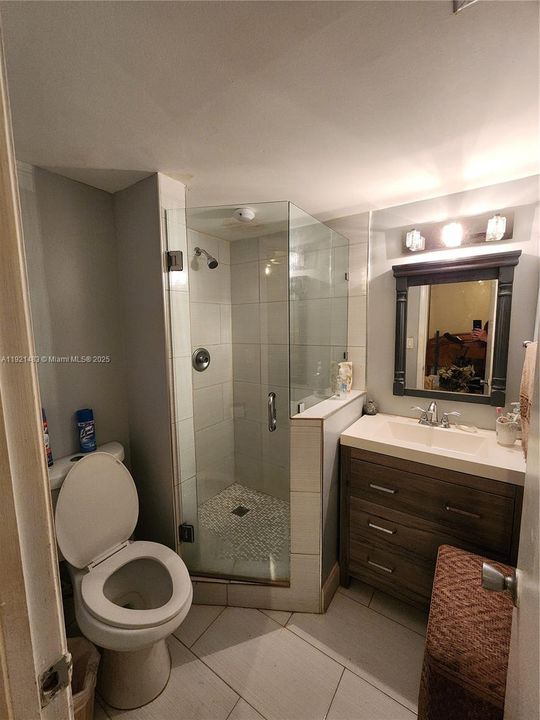 For Sale: $220,000 (2 beds, 2 baths, 852 Square Feet)