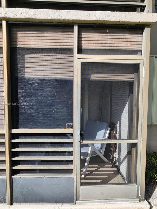 For Sale: $220,000 (2 beds, 2 baths, 852 Square Feet)