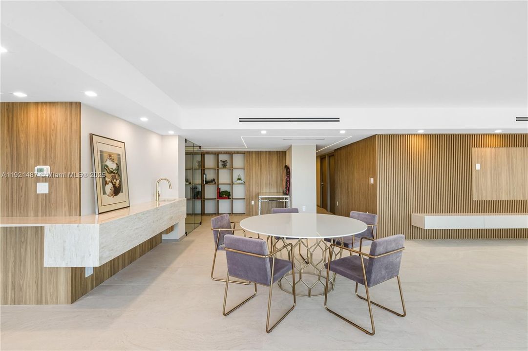 На продажу: $5,750,000 (4 спален, 5 ванн, 3300 Квадратных фут)