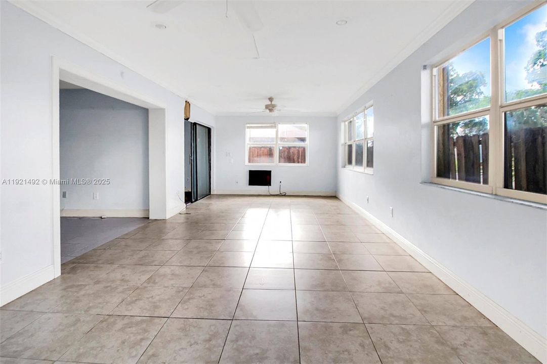 待售: $383,000 (2 贝兹, 2 浴室, 1308 平方英尺)