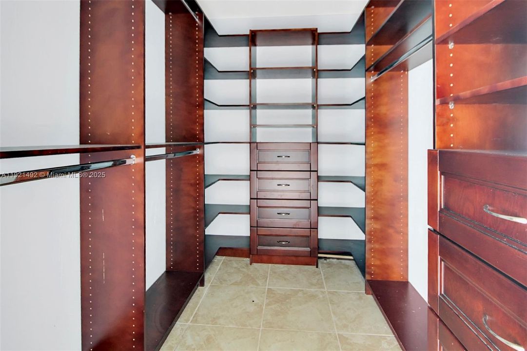 待售: $383,000 (2 贝兹, 2 浴室, 1308 平方英尺)