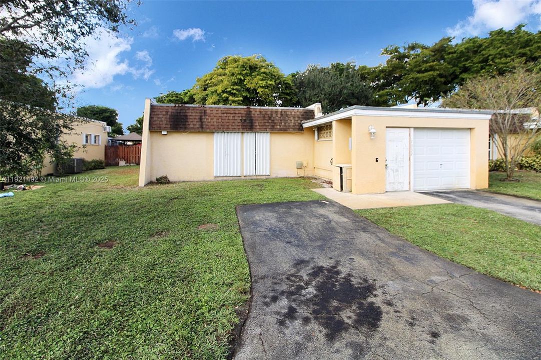 待售: $383,000 (2 贝兹, 2 浴室, 1308 平方英尺)