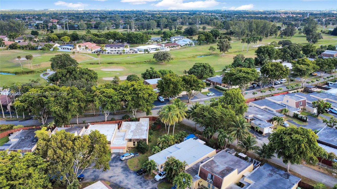 待售: $383,000 (2 贝兹, 2 浴室, 1308 平方英尺)