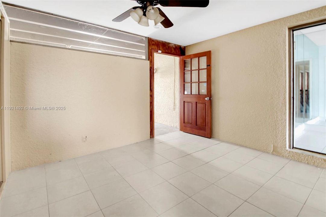 待售: $383,000 (2 贝兹, 2 浴室, 1308 平方英尺)