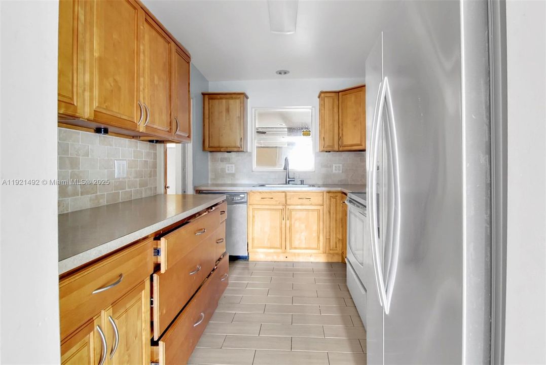 待售: $383,000 (2 贝兹, 2 浴室, 1308 平方英尺)