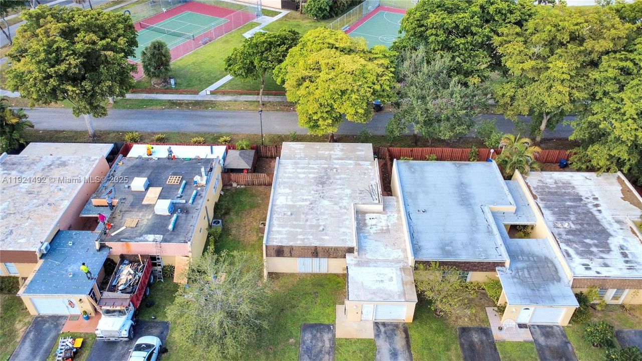 待售: $383,000 (2 贝兹, 2 浴室, 1308 平方英尺)