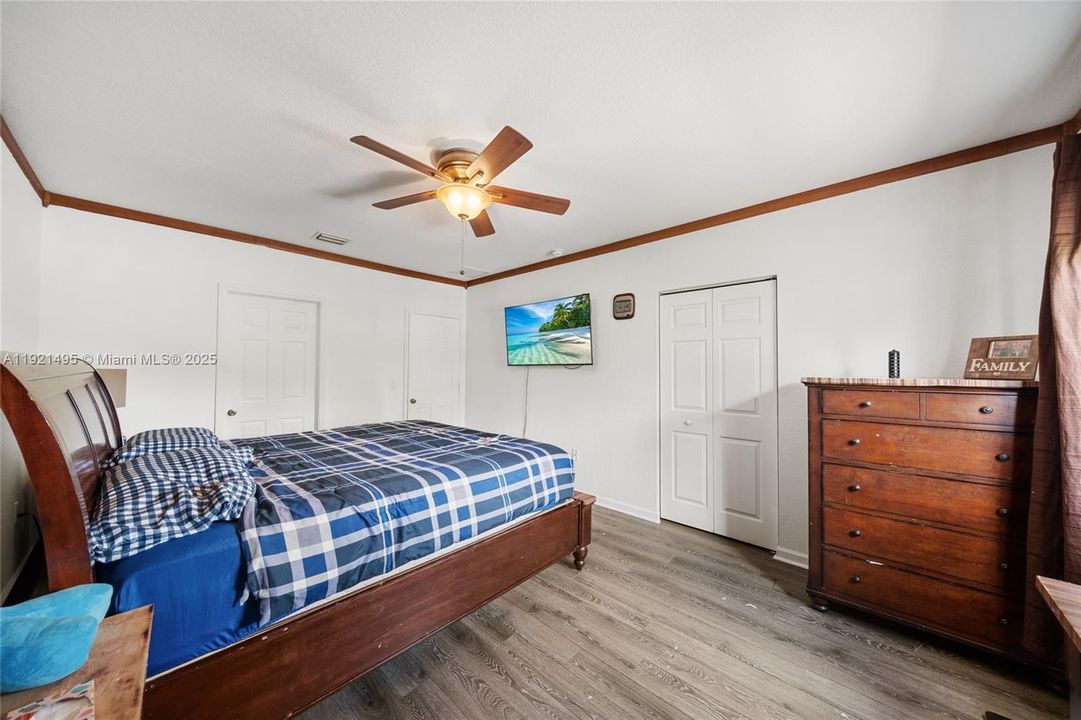 For Sale: $575,000 (4 beds, 2 baths, 2058 Square Feet)