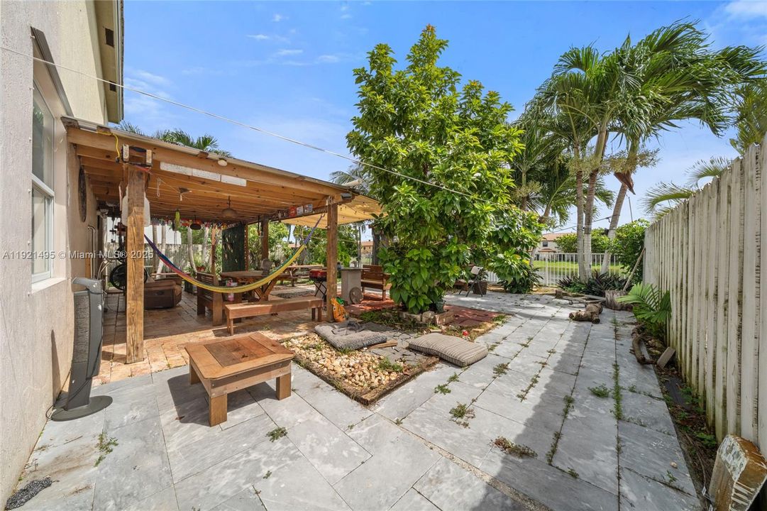 For Sale: $575,000 (4 beds, 2 baths, 2058 Square Feet)