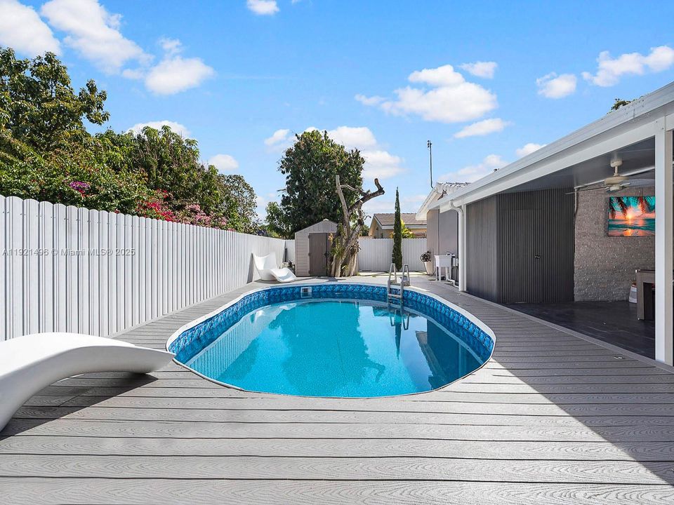 For Sale: $1,100,000 (3 beds, 2 baths, 1833 Square Feet)