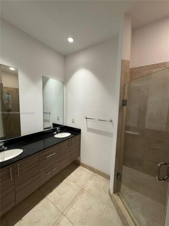 En Venta: $429,999 (3 camas, 2 baños, 1500 Pies cuadrados)