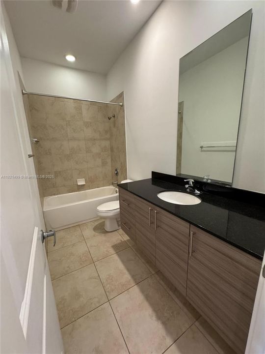 En Venta: $429,999 (3 camas, 2 baños, 1500 Pies cuadrados)