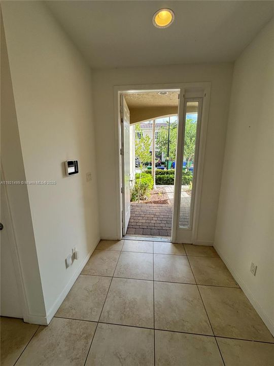 En Venta: $429,999 (3 camas, 2 baños, 1500 Pies cuadrados)