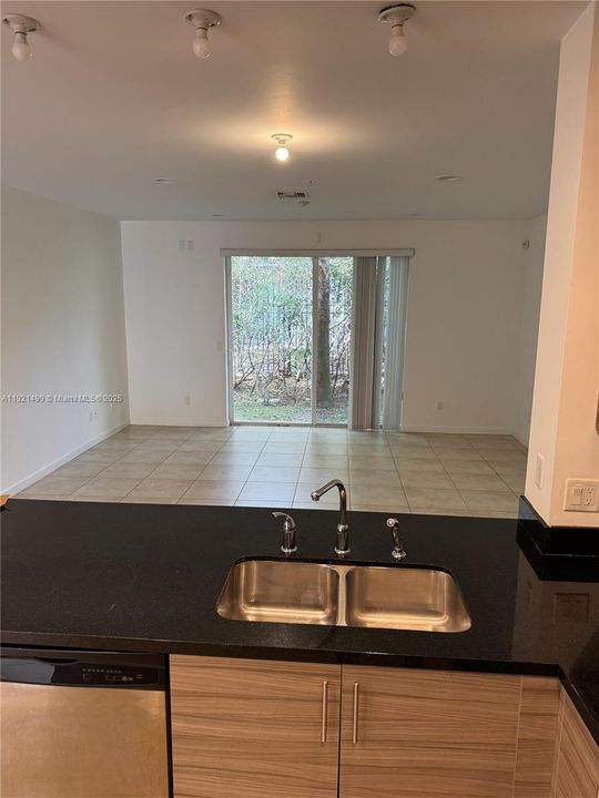 En Venta: $429,999 (3 camas, 2 baños, 1500 Pies cuadrados)