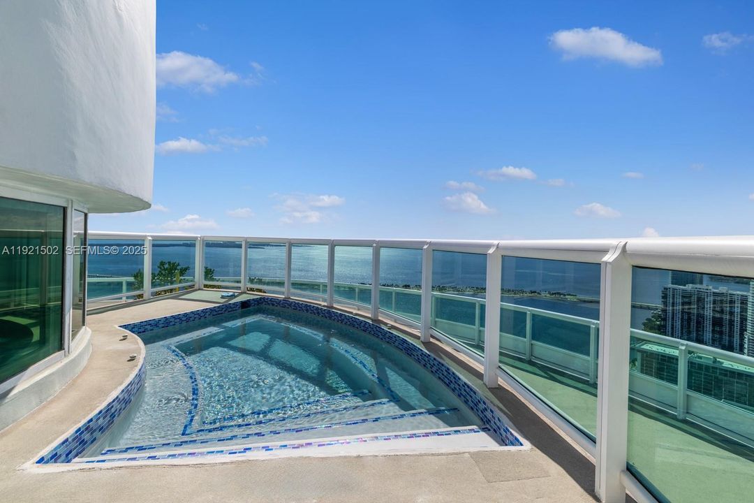 For Sale: $11,990,000 (7 beds, 7 baths, 10000 Square Feet)