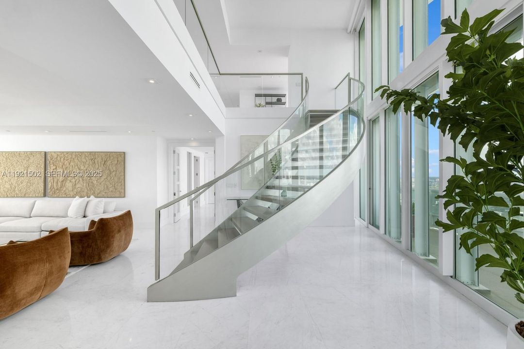 For Sale: $11,990,000 (7 beds, 7 baths, 10000 Square Feet)