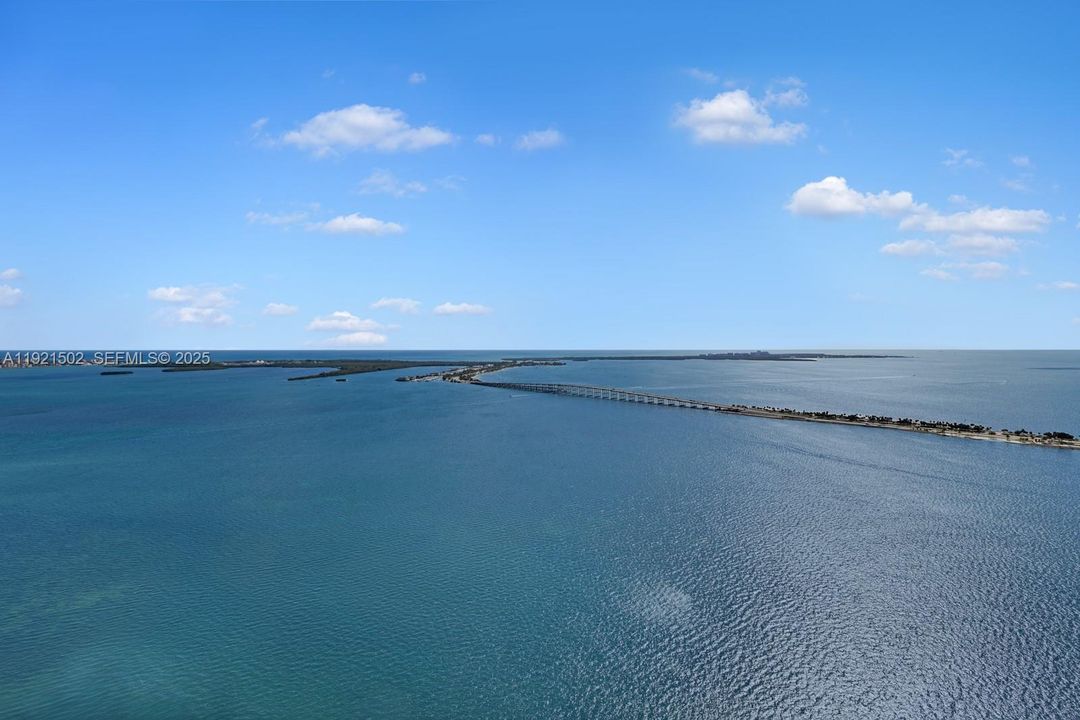 For Sale: $11,990,000 (7 beds, 7 baths, 10000 Square Feet)