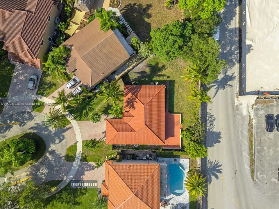 На продажу: $610,000 (3 спален, 2 ванн, 1707 Квадратных фут)