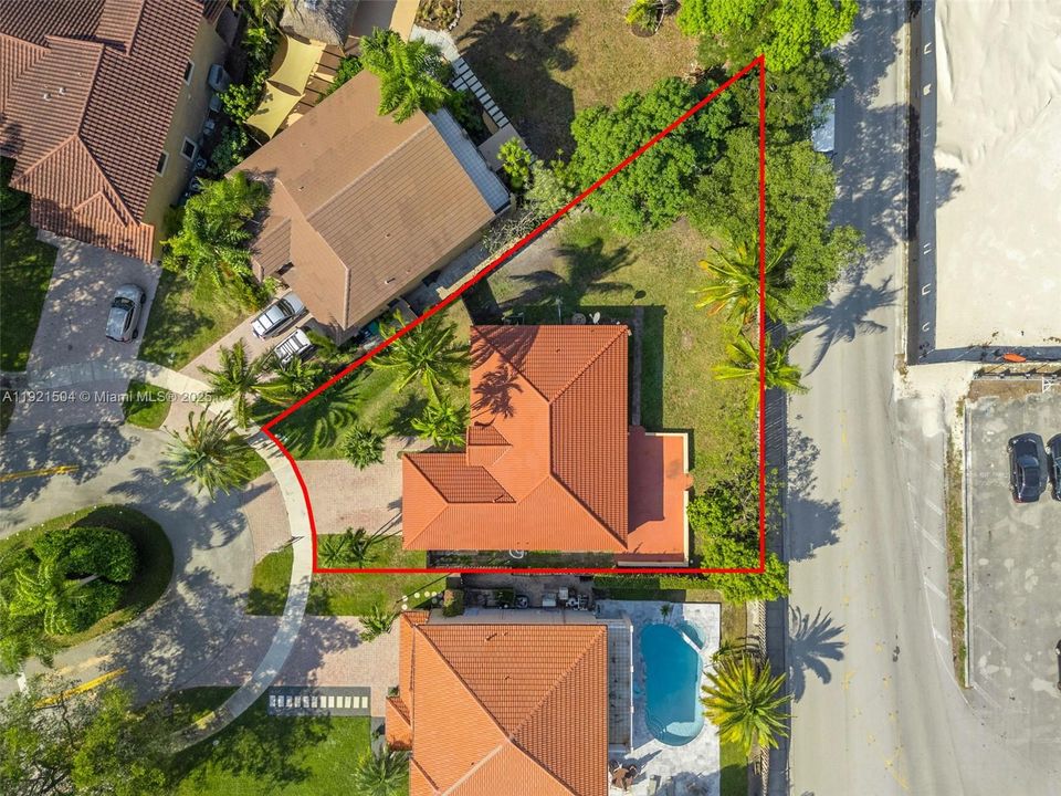 На продажу: $610,000 (3 спален, 2 ванн, 1707 Квадратных фут)